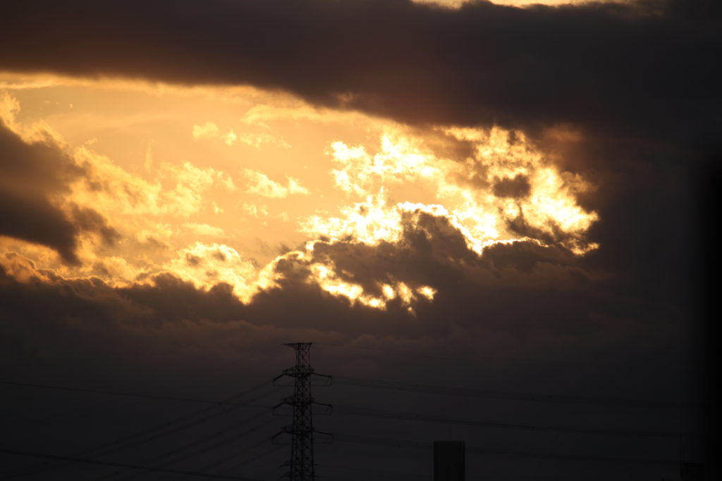 真っ黒な雲が一杯です。